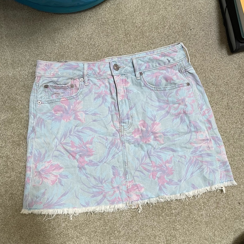 Distressed Edge Patterned Denim Skirt